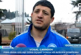 Azərbaycanlıların rekordu: dişi ilə maşın dartdı (Video)